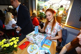 herečka Zuska Velichová posílá pohled 5R1A1416-255.jpg
