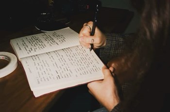 Sedmý ročník literární soutěže CooBoo hledá talent jde do finále!