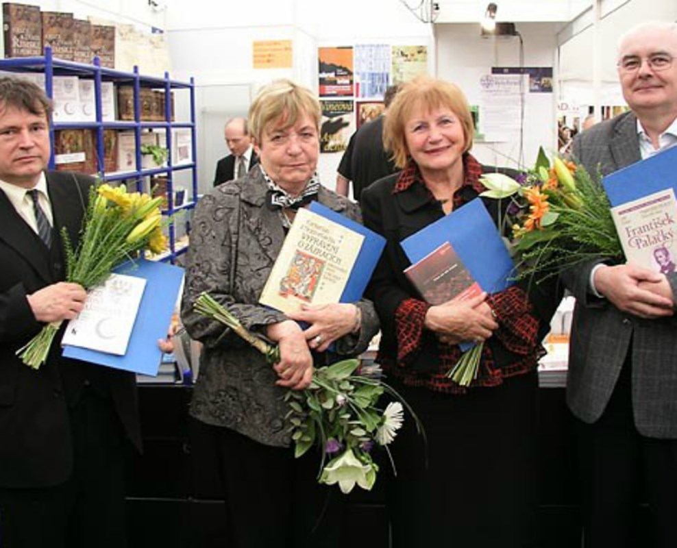 V roce 2010 udělilo nakladatelství výroční ceny za rok 2009