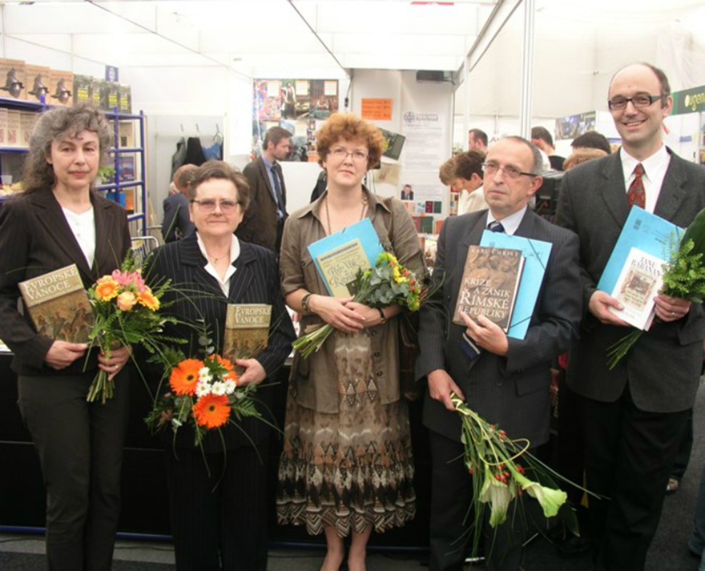V roce 2011 udělilo nakladatelství výroční ceny za rok 2010