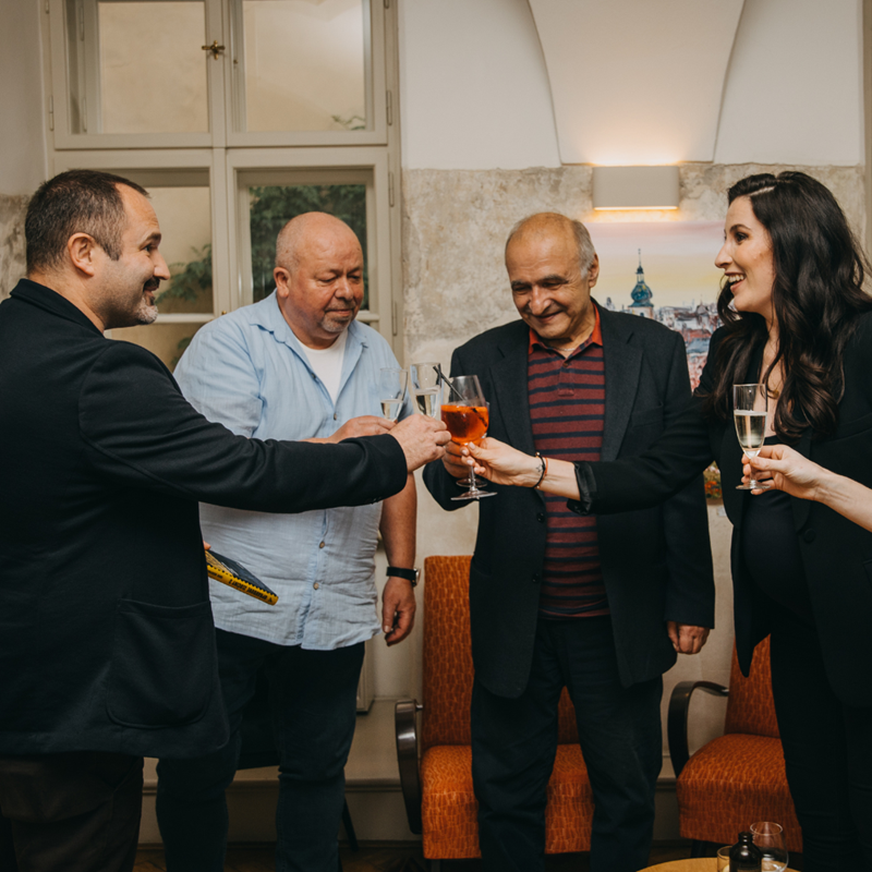 Všichni tři kmotři stojí na správné straně zákona