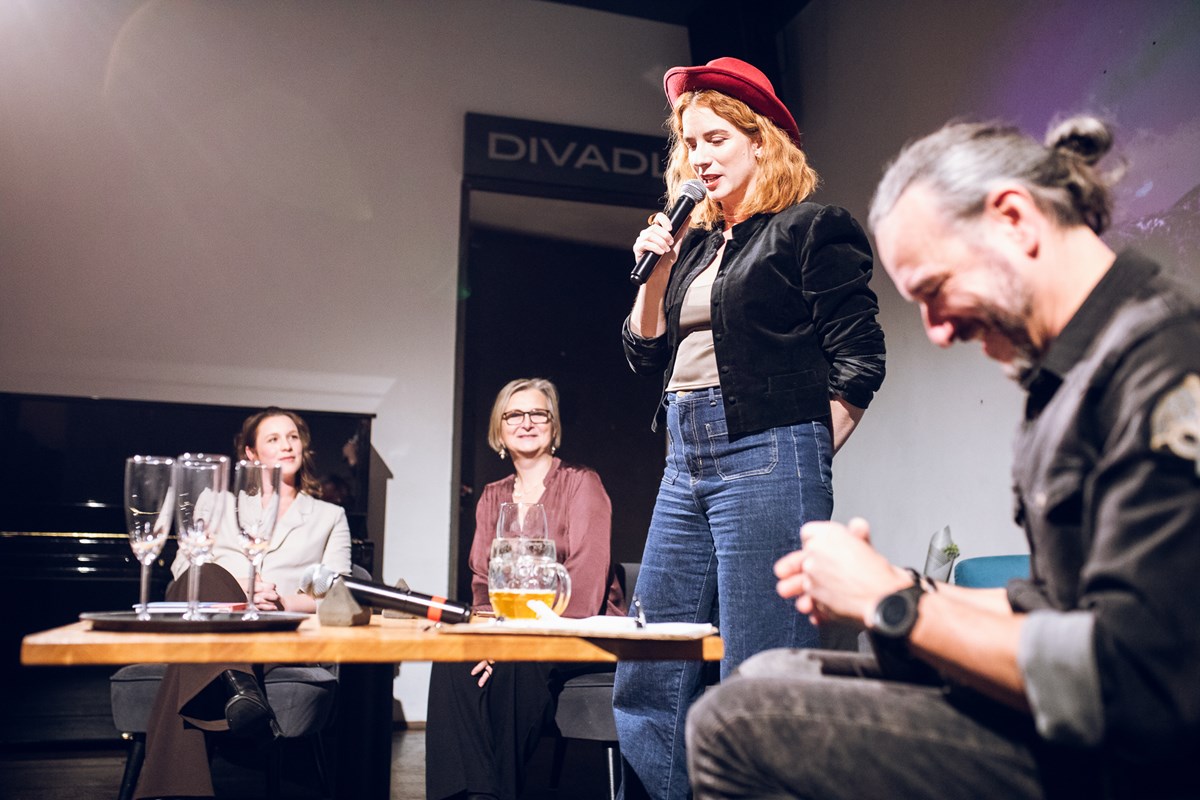 Večer, kdy smích přebil smůlu. Pokřtili jsme knihu Smůla a zázraky.