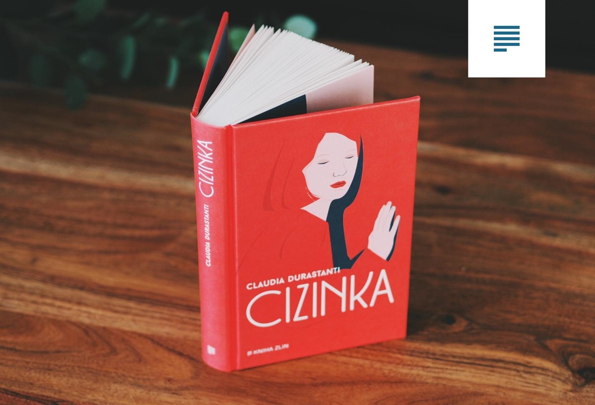 Jak se překládá Cizinka?