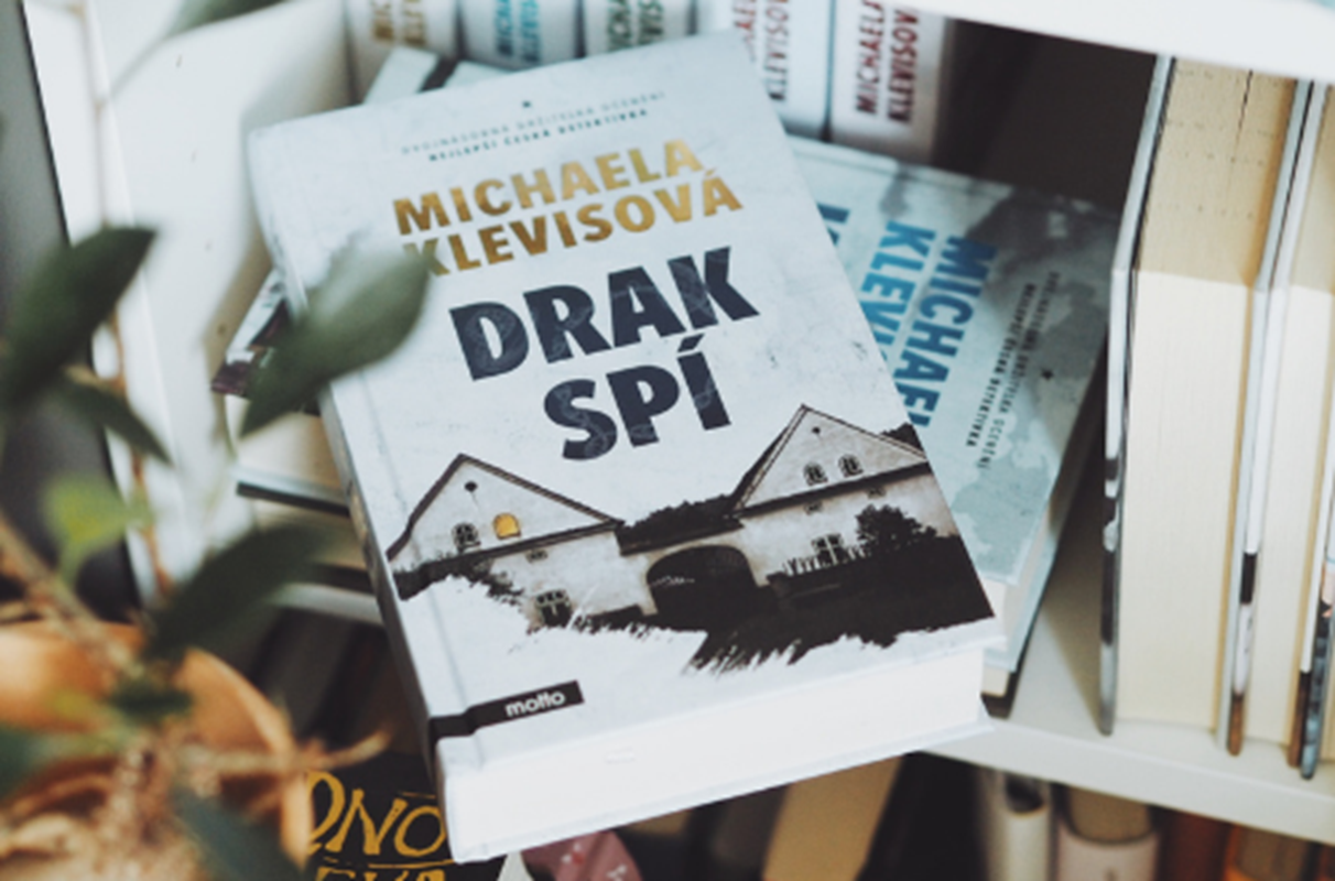 Drak spí od Michaely Klevisové