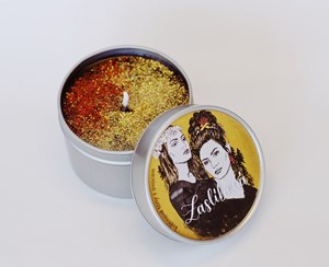 Zaslíbená - vonná svíčka černá se třpytkami - květinové tóny s ovocem