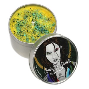 Balada o ptácích a hadech - vonná svíčka růže a bílé dřevo