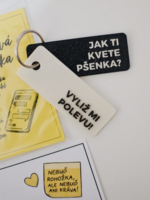 Hlášková klíčenka k titulu Letní noci